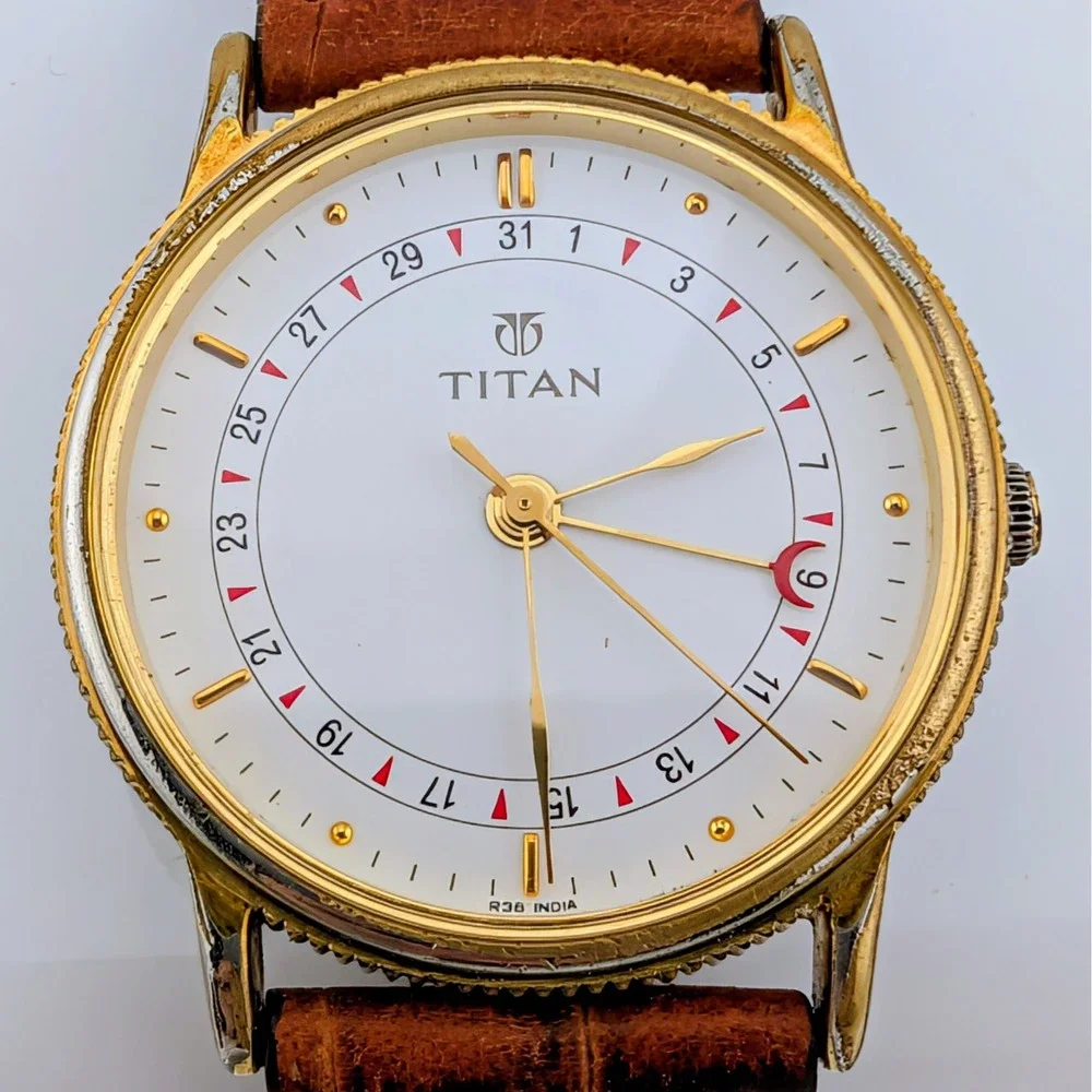 Titan 366YAA 4 Hand Pointer Date Gold Tone Quartz Watch Brown Leather 32mm